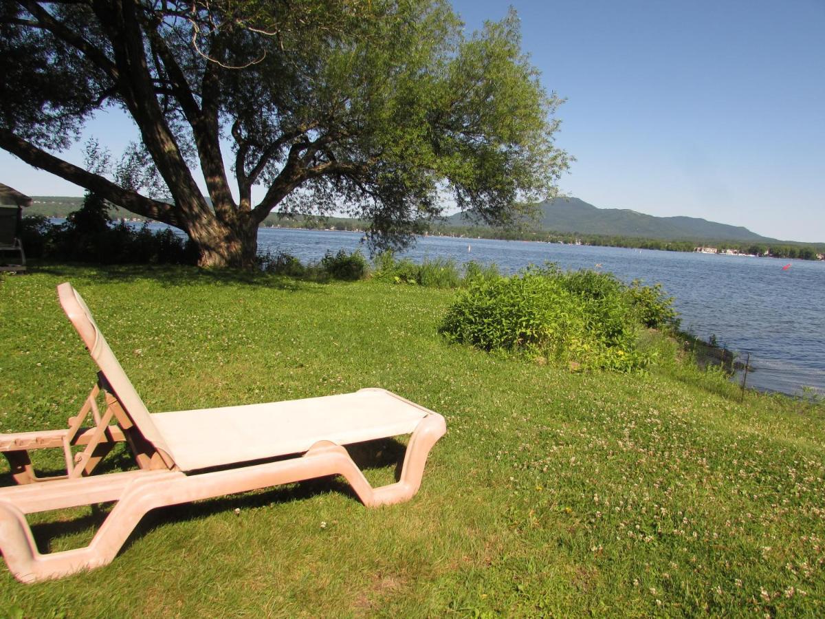 Superbe Condo Bord De L'Eau A Magog Kültér fotó